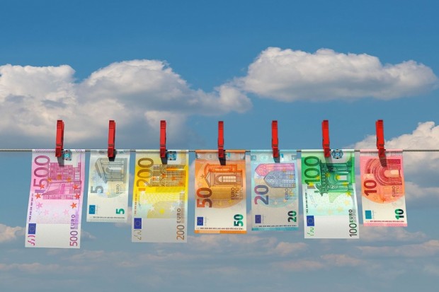 Sauberes Geld | 3/2023 | Fonds & Versicherungen | Magazin | FONDS ...