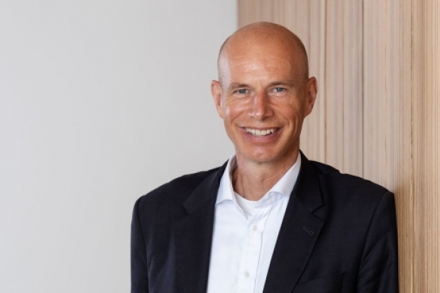 Jörn Stobbe, Becken Holding