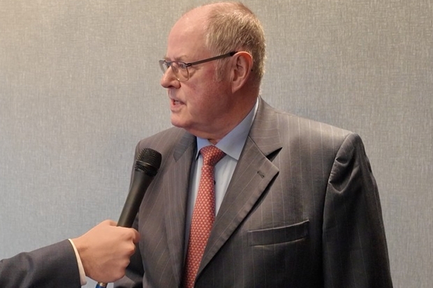 Peer Steinbr&uuml;ck