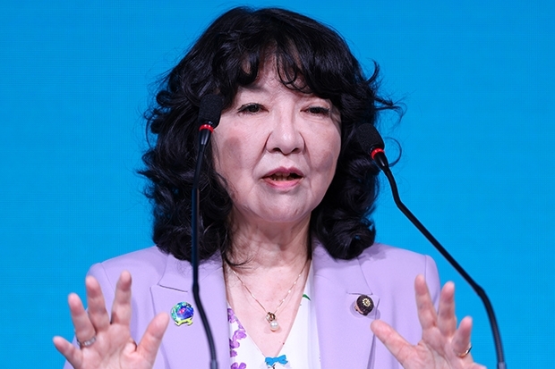 Satsuki Katayama, japanische Finanzministerin