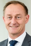 Vr Bank Alsheim Mit Neuem Vorstand Finanzprofis 05 11 2019 Fonds Professionell