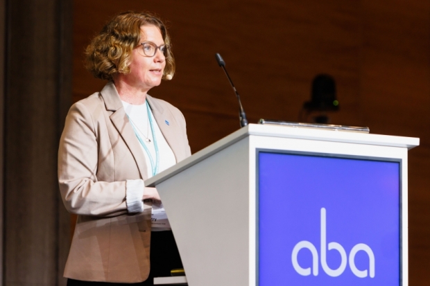 Beate Petry, Aba