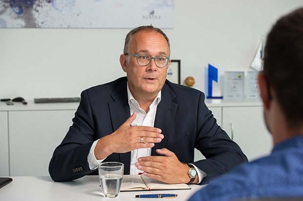 Oliver Weinrich, Habona