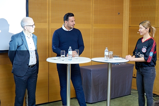 v.l.n.r.: Hans-J&ouml;rg Naumer, Claudio Pizarro, Pavlina Solcova