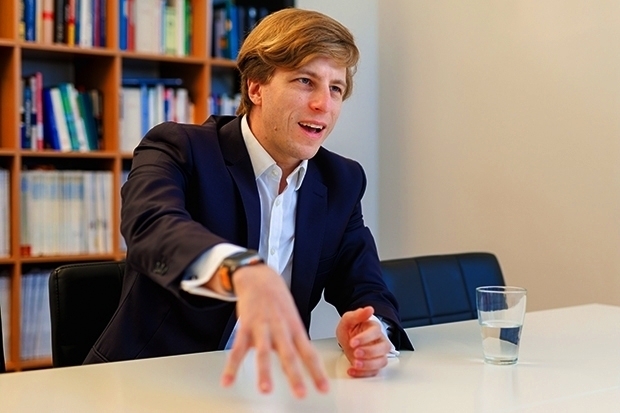 Erhard Radatz, Invesco