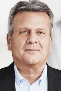 claus_burghardt_portrait_web.jpg