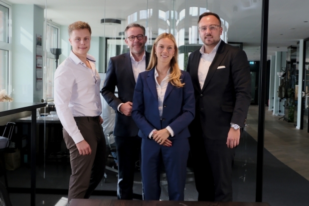 Ole Walkenhorst (Kassenkompass), Oliver Drewes (Maxpool), Fiona Jasmut (Kassenkompass) und Kevin Jürgens (Maxpool) Ole Walkenhorst (Kassenkompass), Oliver Drewes (Maxpool), Fiona Jasmut (Kassenkompass) und Kevin Jürgens (Maxpool)