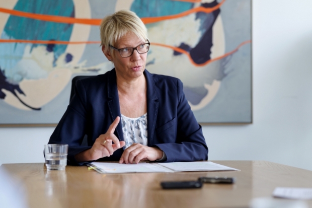 Julia Wiens, Bafin Julia Wiens, Bafin