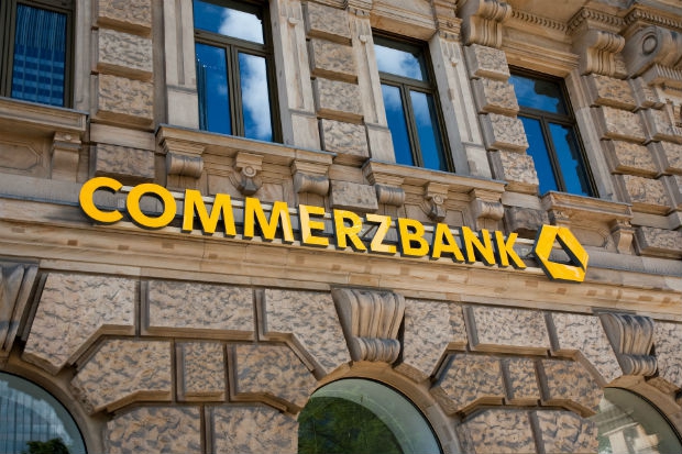 Trotz Schrumpfkur Commerzbank Erleidet Gewinneinbruch Unternehmen 09 02 17 Fonds Professionell