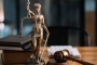 1757669394_adobestock_489018423_justiz_anklage_gericht.jpg
