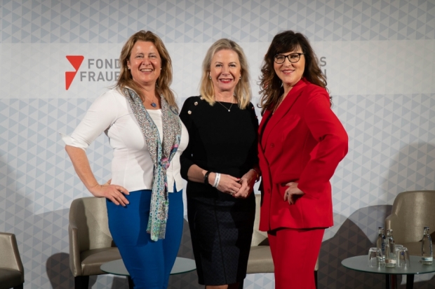 Anke Dembowski, Anne Connelly und Manuela Fr&ouml;hlich (v. l. n. r.)