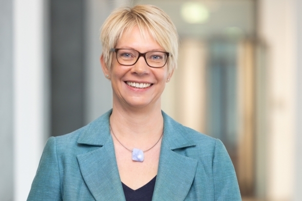 Julia Wiens, Bafin Julia Wiens, Bafin