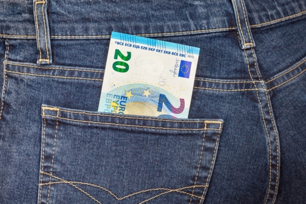 Umfrage Hosentaschen Banking Ist Im Kommen Unternehmen 05 02 Fonds Professionell