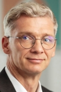 © beide Fotos: Apella AG klapschuweit.jpg