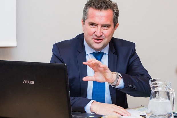 Nachhaltigkeit Und Fondssparen Bescheren Raiffeisen Kag Sattes Plus Unternehmen 13 02 2020 Fonds Professionell