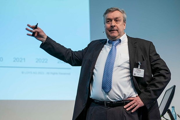 Christoph Bruns, Loys